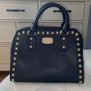 👜 Black Michael Kors Purse